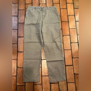 So cute Crazy Horse taupe jeans.